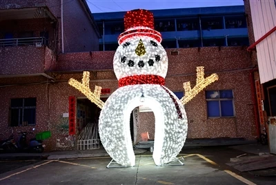 3D LED クリスマス雪だるまモチーフ ライトを通る大きなカスタマイズされた白いウォーク